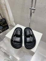 380 Alexander Mcqueen 麦昆 25Ss早春新款增高厚底拖鞋 搭配利落年轻的设计！舒适百搭的同时也具备出色的耐用性！ 融合了时尚与舒适的完美平