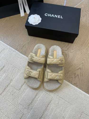 发泡大底版本 Chanel 24新款羊毛魔术贴凉鞋系列 秋冬羊毛系列版本 高版本 内里全羊毛 Size:35-39 其他码数定做