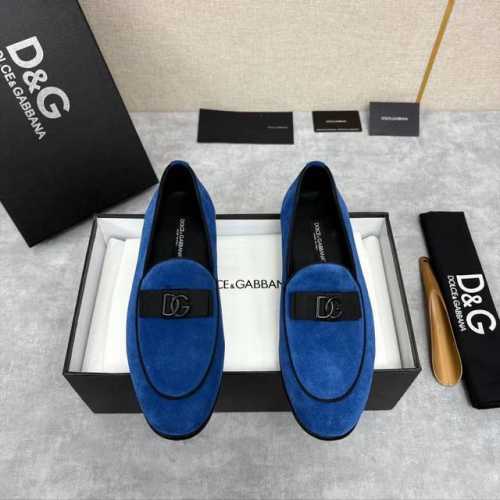 d&G 杜嘉-班纳 Dolce&Gabban* 莫卡辛便鞋 男士乐福鞋皮鞋 以全新版本创意呈现。采用金丝绒面料饰以 Dg 刺绣 Logo标识。 风格优雅考究，鞋