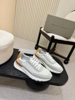 实价 Brunello Cucinelli 2025Ss新款休闲运动鞋出货 新材料 丰富色彩和雅致细节重新定义了这款运动鞋的风格 鞋面的粒面小牛皮洋溢着复古的品