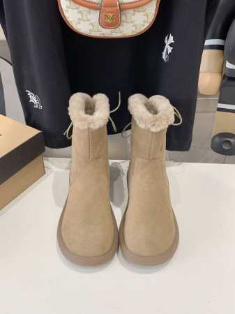 出厂价 UUG雪地靴 现货好拿 厂价 美媚必选，秋冬长装短装好配衣服，超显身材秋冬女性必备.保暖神器 源自澳洲，百搭2024新款，MRA级摩卡星羊毛，顶级品质. - 点击图像关闭