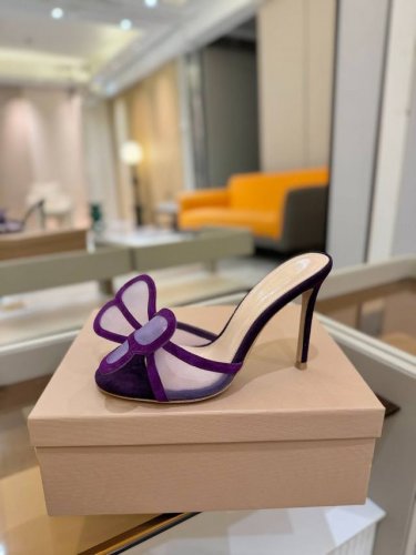 价格P： {拖鞋系} Gianvito Rossi 2025 这款高跟拖鞋 极简主义的 Elle、Gianvito Rossi 秉承了其传统意大利工艺，专注精巧