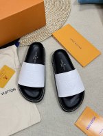 出厂 女码 男码 顶级版本 Louis Vuitton路易威登Lv拖鞋驴牌 春夏最新爆款系列 情侣彩色压花凉拖 高级慵懒风 百看不厌款 时尚度拉满 细节用心感受