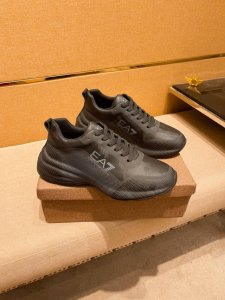 工厂p批 阿玛尼 男鞋高端品牌 官网1 1最新力作 鞋面采用意大利官网原版专用科技布面料搭配原版舒适透气内里原版指定防滑大底制作让行走更加便捷舒适 独家新款 惊