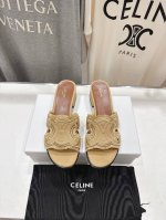 高版本出厂 高跟 Celine*塞琳2025Ss思琳初夏新款凯旋门Logo高跟凉拖鞋 高级感十足 网红Ins种草神器 非常复古风 气场十足单品 设计风格非常新颖