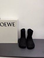 代购级别 Loewe大头呆萌雪地靴 新宠雪地靴！太好看了 对原版品质 色素统一 Size:35-40；全皮毛体，色素统一，顶级版，对版对色，秒杀市场版面，欢迎对