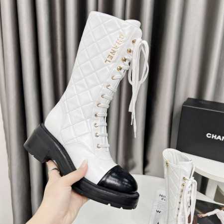高版本香奈儿CHANEL，小香2024b秋冬专柜最新款短靴，本季秋冬季节必备单品！！香奈儿女士钟爱简约又难以抗拒系 搭配展现与众不同的穿搭风格、自由混搭闪耀到位 - 点击图像关闭