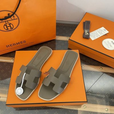代购级 * 新款大象灰H拖鞋 大厂顶级代购品质 代购品质～出入无压力～大象灰～超级洋气～耐脏又好看极了～万能百搭～舒适感真的天花板级别～软乎乎的脚感～走再久都不