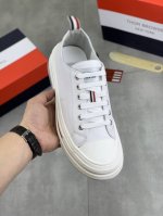 工厂p价p 实价 Thom Browne 汤姆.布朗 Tb官网同款 原单爆款运动鞋 头层牛皮加透气布料1 1原板 羊皮内里鞋身配件开模 品质 亲们你还为穿着搭配