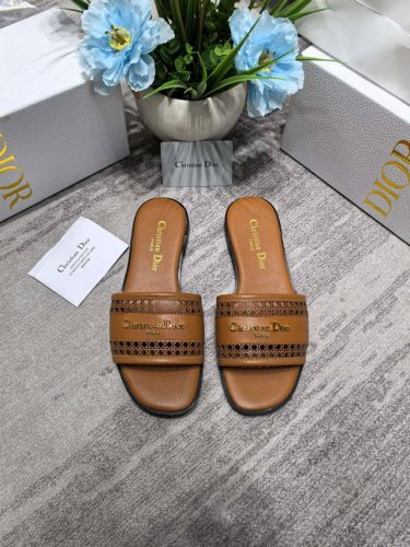 出厂： Dior 迪奥春夏新款 镂空平底拖鞋 一字拖 休闲凉拖 码数：34-42
