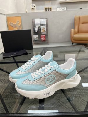 H 顶级代购 华 炸街男神运动鞋新品 经反复试验终打造出完美版本 经典的高超拼接工艺技术瞬间成为高富帅 意大利进口原版牛皮搭配网布面料 柔软舒适牛皮内里垫 鞋底