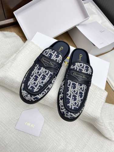 顶级版本Dior2025早春新款复古包头半托 Dior Boy羊毛乐福鞋硬货上新高级感十足！国内外博主刷爆的一款，复古又时髦 上脚美炸了！ 鞋面：原版定制牛皮
