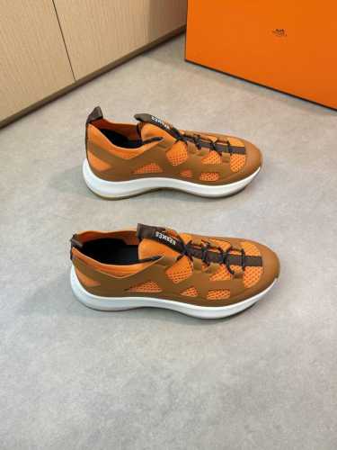 Hermes 爱马仕 -高端品质 原单休闲运动鞋 -鞋面：纳帕小牛皮、锻造工艺、针织布匹、鞋身品牌织带、注塑品牌Logo -内里：垫脚；水染牛皮 -大底：超轻T