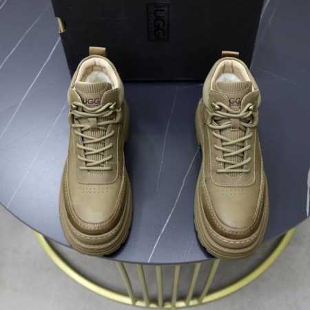 澳洲进口加厚羊毛 品牌：UGG正品代购 尺码：39 44 等级： 官网1:1 材料： 头层真皮防水防冻鞋面 真毛内里 原版防滑 柔软 耐磨大底 款式类别：男士休 - 点击图像关闭