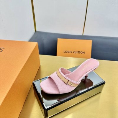 出厂价Pp Lv X Tm 路易威登X村上隆联名6Am 系列 白三彩 平底 凉拖鞋 原版购入开发 做货 本款 6Am 凉拖出自路易威登 X 村上隆再版系列，为全