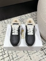 情侣款 顶级版本 Dior迪奥 24 C’Est系列 情侣款 厚底 休闲运动鞋 毛里款 这款 C‘Est Dior 运动鞋设计醒目时尚。采用白色牛皮革等材质精心