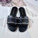 橙子出厂价p dior 迪奥春夏新款 珍珠刺绣平底拖鞋 休闲凉拖 一字拖 码数 35-42