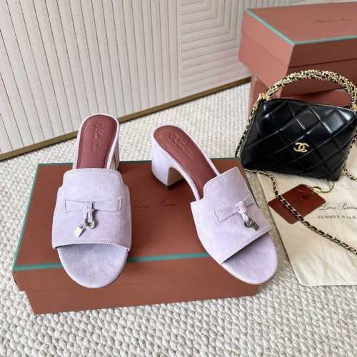 平底 粗跟 代购级 Loro piana Summer Charms Ser LP女士凉鞋拖鞋这款绒面羊皮革凉鞋搭配饰有Loro Piana My Charms
