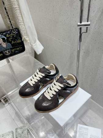 情侣款 MaisonMargiela MM6 马吉拉 情侣款针织连袜漏孔德训鞋 休闲运动鞋 原版购入开发 做货 鬼才设计师品牌，一个轻奢品牌 这一款德国训练鞋延 - 点击图像关闭
