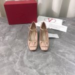 工厂p价p 顶级版本 代购级别 原版开发 Valentino 华伦天奴2025Ss新款玛丽珍单鞋，一字带扣子平底女鞋。原版购入开发 做货 顶级原单品质，市面最高