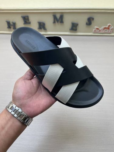 Hermes爱马仕 官网最新专柜同步新款Oran真皮面H拖鞋 巴黎原版飞回正品开模完美打造最高品质 诚意巨献，可随意进出专柜鞋面采用原版定制牛皮。多色可选。进口