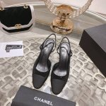 Chane*小香中古系列水钻高跟后空凉鞋 每一次的美都不是瞬间 而是永恒！鞋子自身材质实在太神仙好看了，极力推荐！ 鞋面：原版定制羊京 内里：羊皮内里 跟高：6