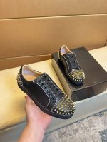 Cl～ 顶级代购男士Hk专柜同步发售。鞋底：原厂特供原版底，原版皮 猪里 独家活动成型底超级舒适，原厂跟单货，高品质设计做工精致细腻，独一无二红鞋底制作 细节决