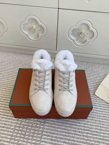 批低帮340 高帮 男款20 Loro Piana Lp新款羊毛运动鞋低帮 高帮休闲板鞋 舒适百搭自带慵懒的高级感明星、时尚博主的私服街拍神器 材质：对版甄选羊