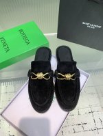 Bottega Venetabv结绳配饰乐福拖鞋 上脚轻松又时髦 穿上它 百搭又时髦 轻松穿出高级感 每一步都走出你的时尚新节奏 鞋面材质选用同原版的小牛皮材质