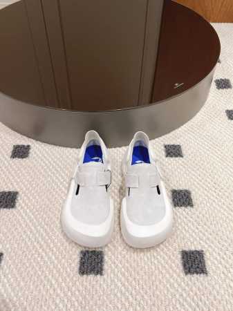 小众潮牌birkenstock24春夏博肯一脚蹬懒人乐福鞋！这系列单鞋刚出就心动了 代购找很久才买到货，真的一鞋难求，真的超级好看，姐妹们给我冲 超好穿 舒适度 - 点击图像关闭