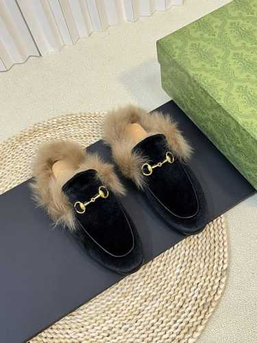 全新升级顶级版本 GUCCI 系列2024专柜最新色来了～托斯卡纳羊毛拖 细节面料采用原版材质 经典时尚托斯卡纳羊毛 毛拖系列 3D打印皮面 原版羊羔毛鞋面 原