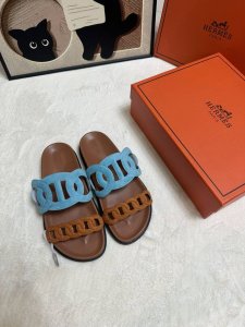 ΗERMES 爱马仕春夏经典猪鼻拖鞋 Chypre 丑萌丑萌猪鼻鞋 老头拖鞋，上脚简直太舒服了！憨厚又可爱！ Size：35-42