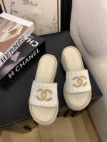 现货发售 *25 专柜 正品级 版本！！ 官方目录： 码数：35、36、37、38、39 34 40 41 需要定做跟客服 沟通 均配有意大利正品包装