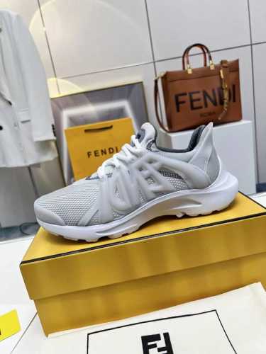 出厂 2024 fendi 最新款休闲运动男鞋，白色高科技网面材质，轻盈柔韧橡胶跑步鞋。 四个颜色任你挑，喜欢的欢迎下单过来 码数40-46