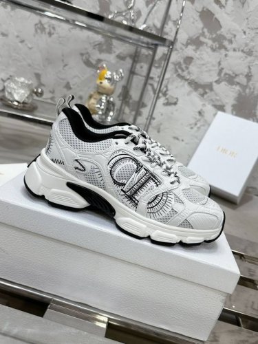 橙子出厂价p dior 迪奥 B30系列 网面透气运动鞋 休闲厚底老爹鞋 原版开发全新Tpu吸膜超轻极软组合大底 上脚超美超赞 各路明星网红纷纷上脚 耀眼Log