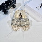 出厂： Dior 迪奥 2025新花色 字母刺绣拖 一字拖 粗跟拖鞋 码数：35-42