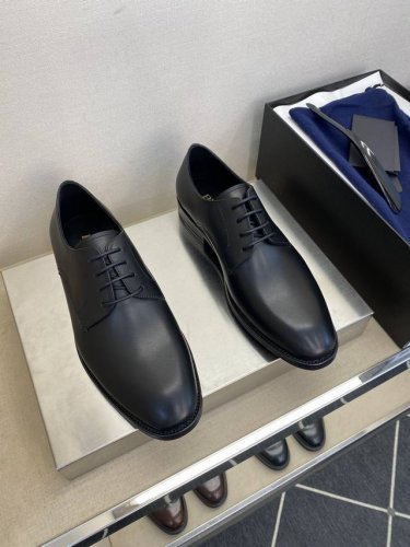 Prad＊ ，顶尖工艺品 时尚正装皮底鞋 正码：39一44， 5一10 ： 同步发售！货！顶级手工艺意大利全面进口原皮料小牛面 超强质感、手感 ，内里进口小牛皮