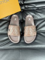 调工厂P价 男装男鞋 运动原单 38-45 Louis V*高端精品 奢品拖鞋，1:1高端品质，休闲阳光宽松舒适型，最高版本高品质精品，经夏季必入哦！