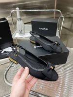 出厂价 CHANE* ｜小香24s春夏新品 米兰走秀款拼色蝴蝶结凉鞋 鞋面采用进口羊皮 特殊布料 内里垫脚均为丝绸羊皮 意大利进口牛皮大底 Size：35-39