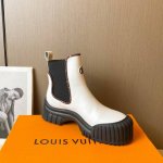 经典款 Louis Vuitton路易威登走秀新款 高端定制 1：1刻复 各大明星网红走秀款，百年经典 上脚舒适 搭配路易威登标识压纹皮革标签和耐磨皮革外底。