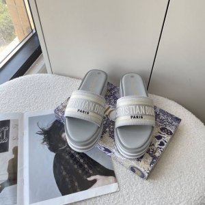 橙子出厂价p dior 迪奥 春夏新款 刺绣厚底拖鞋 休闲凉拖 厚底 5Cm 码数 35-42