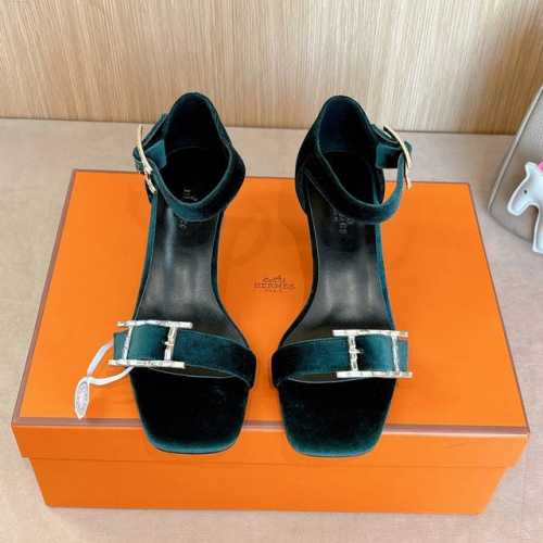 4.5Cm 组图 出厂价p Hermes 爱马仕 Judy 105高跟凉鞋 时尚又百搭 搭配Hapi鞋扣 超级舒服 每个细节都做到极致 搭配同色调标志性纯鞋扣