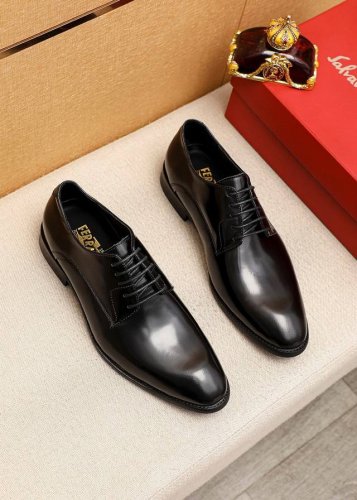 商品商标：Ferragamo 菲拉格慕 商务皮鞋 正码码数: 39-44 38.45.46订制 商品材料：精选 进口开边珠牛皮鞋面，进口水染牛皮内里。强烈立体视