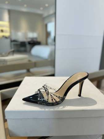 {半拖烫钻} 吉安维托 罗西 Gianvito rossi Eiko Stiletto，轻松移动。这款 Gianvito Rossi 拖鞋采用配有精致的烫钻，可 - 点击图像关闭