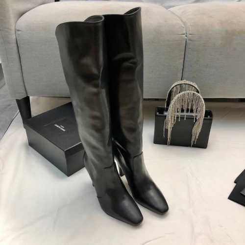 Saint Laurent 圣罗兰 YSL高跟长筒靴。最新秋冬款大长靴，上脚很好的修饰脚型，搭配高跟秒变大长腿。 鞋面：18寸进口牛皮 内里 垫脚：进口羊皮 大