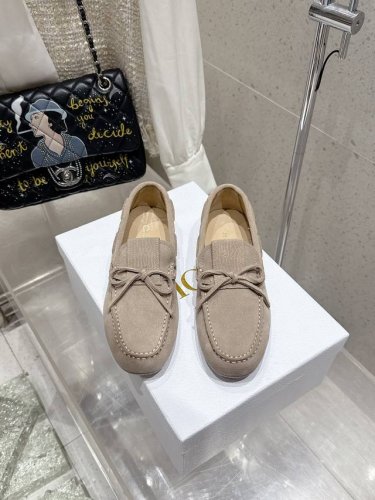 代购级 Dior 迪奥 25Ss 新款 蝴蝶结乐福鞋 版面力求打造时尚经典单品 巴黎时装周第一场分量十足的大秀场打造的新品 灵感由D主设计师巧妙结合在完美鞋型上
