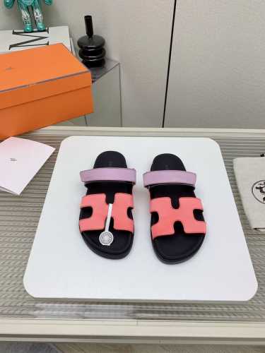 出厂女款350男款380 顶级版本 H家 秋冬新款 Herme*S最近火到不行的情侣款二舅鞋- 凉鞋,搭配各种彩色袜子，潮爆了 鞋面：进口小牛皮 内里：进口水染