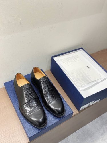 Dior迪奥高端男士精品休闲皮鞋 鞋面精品鳄鱼纹牛皮 水染牛皮内里 进口真皮大底 完美细节无可挑剔 标准码38-44 45定做不退不换 现货
