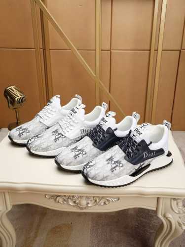 最新休闲男鞋，欢迎1:1对比，爆单款迪奥香港专柜休闲鞋，专柜品质，支持验货，优质做工，鞋面采用意大利进口头层牛皮，进口皮内里，原版时尚运动大底 ，休闲时尚，高端