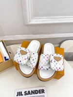 LV 路易威登 25 2025春夏新品 顶级版本专柜主打最新款LV X TM村上隆联名款包包羽绒拖鞋 硬货上新BS代购级别！高级感十足！国内外博主刷爆的一款，复